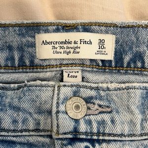 Curve Love Abercrombie and Fitch 90s Straight Jean
